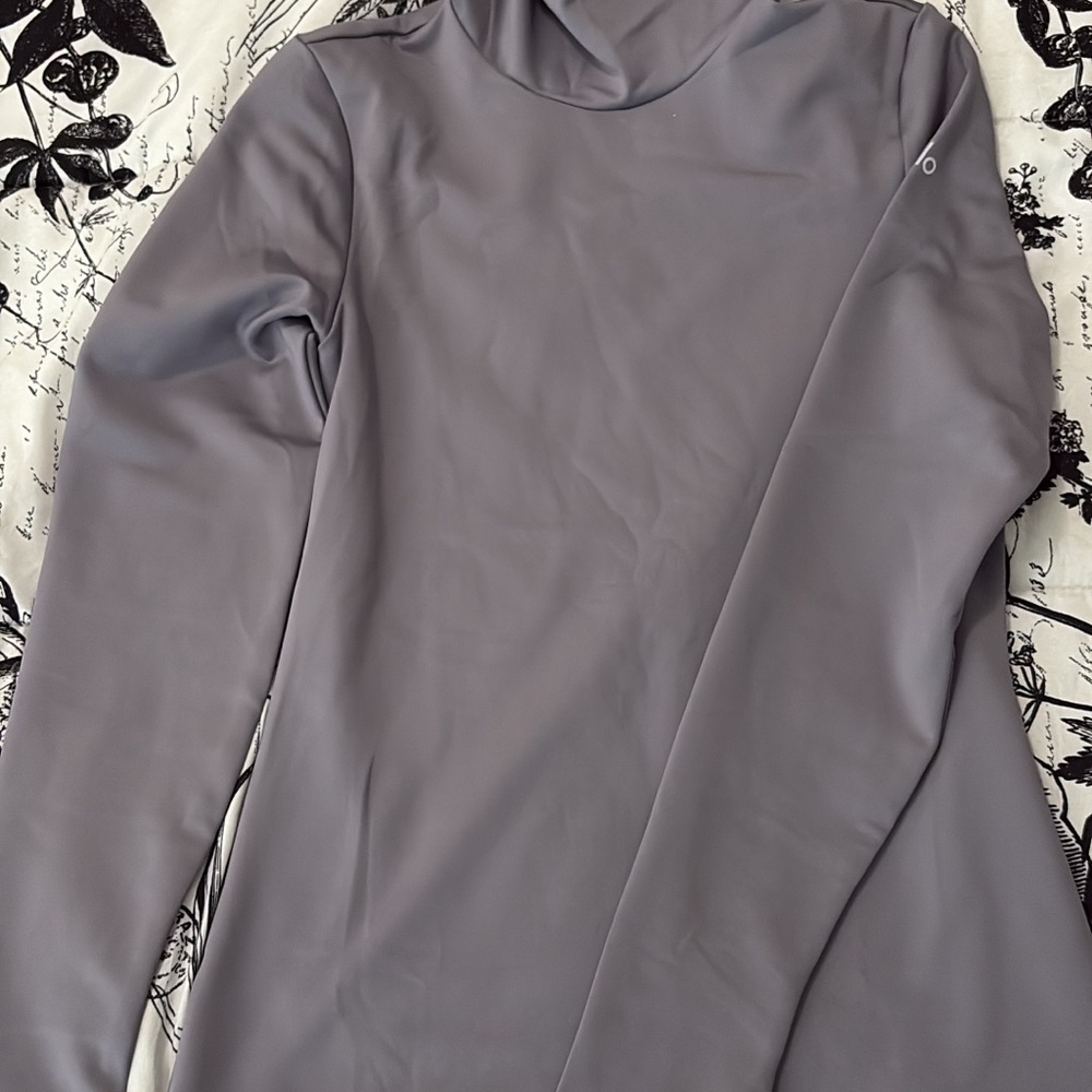 ALO Yoga Gray Long Sleeve Top